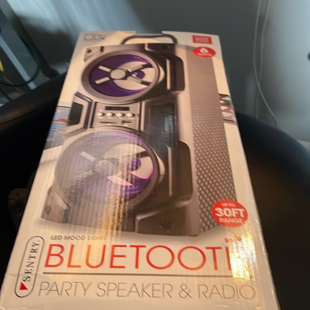 NIB Sentry Bluetoooth Party Speaker & Radio w LED mood light & Remote